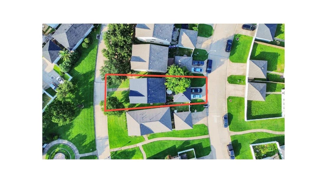 Photo of 20826 Settlers Lake Cir N Circle
