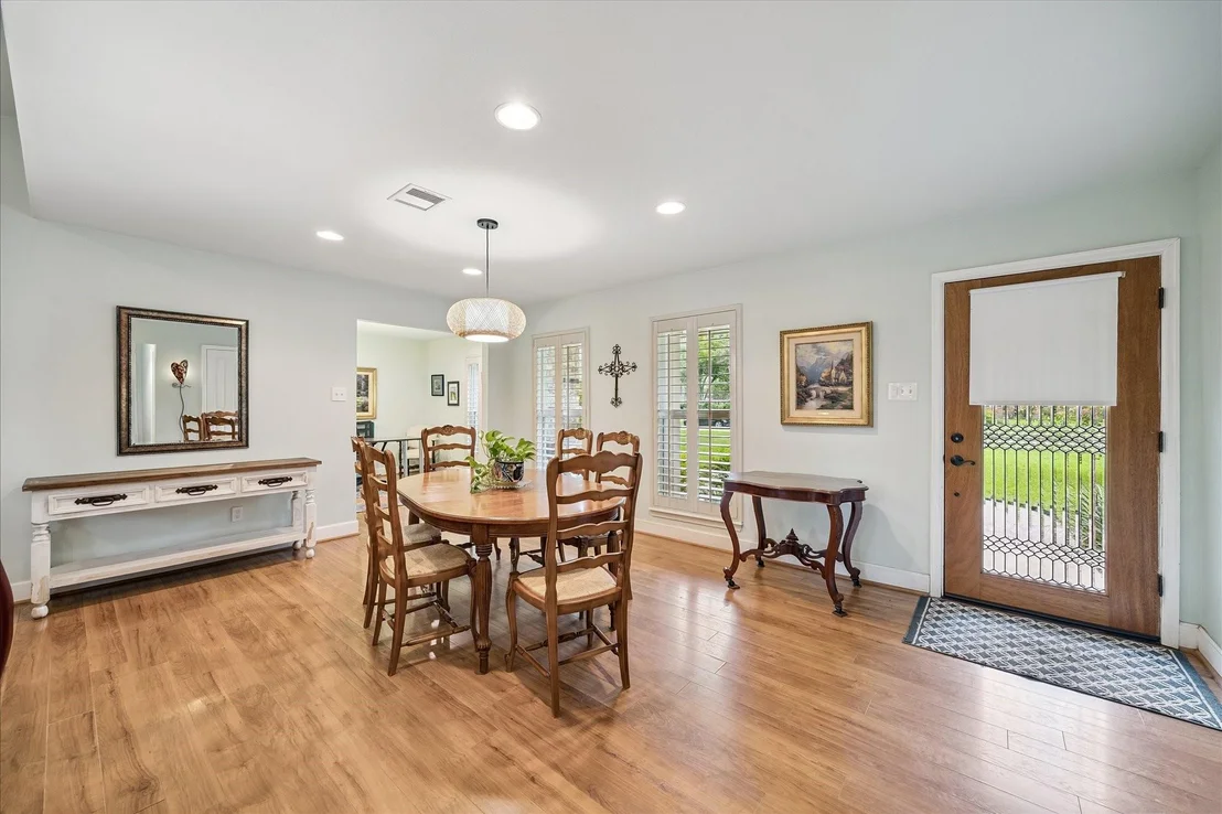 Photo of 4709 Tilson Lane