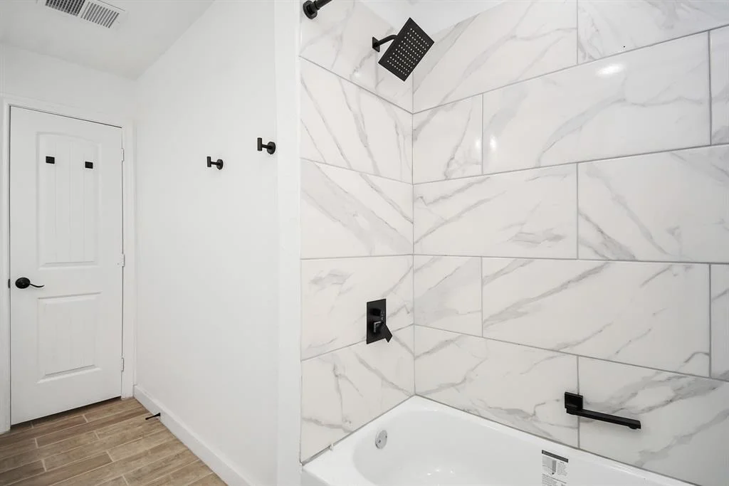 Photo of 9603 Sharpview Drive