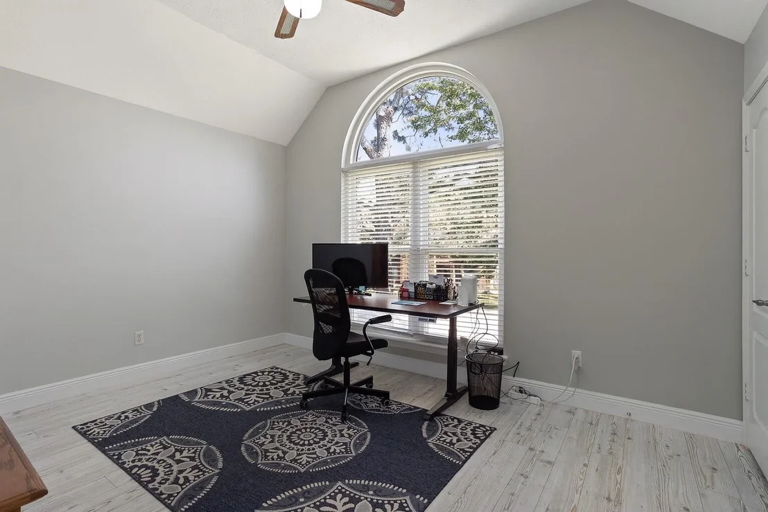 Photo of 402 Windsor Drive