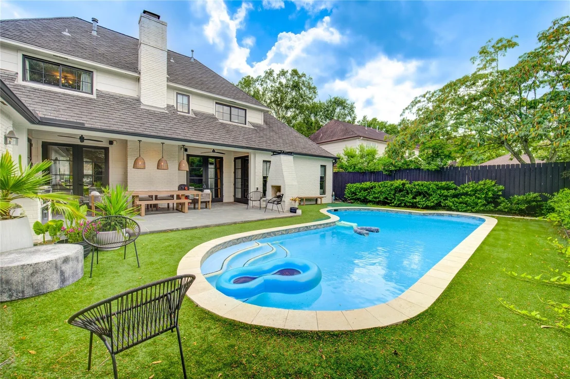 Photo of 1002 Daria Drive