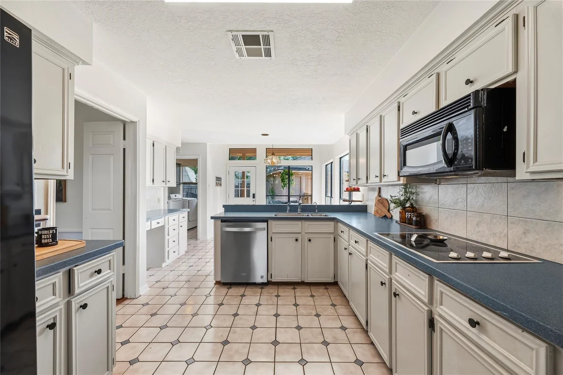 Photo of 1802 Quarterpath Drive