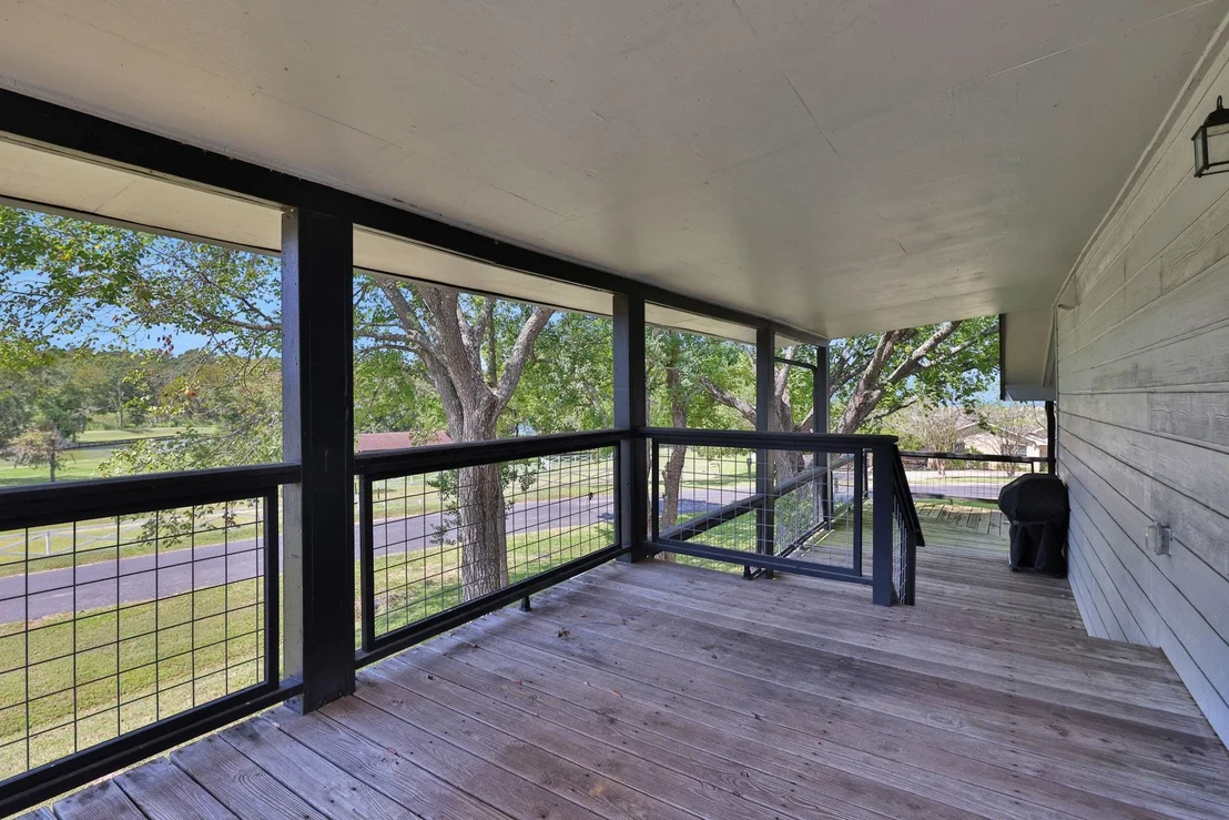 Photo of 930 Paradise Drive
