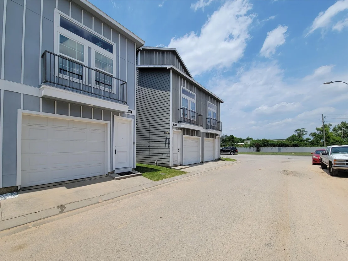 Photo of 18841 Elegance Avenue