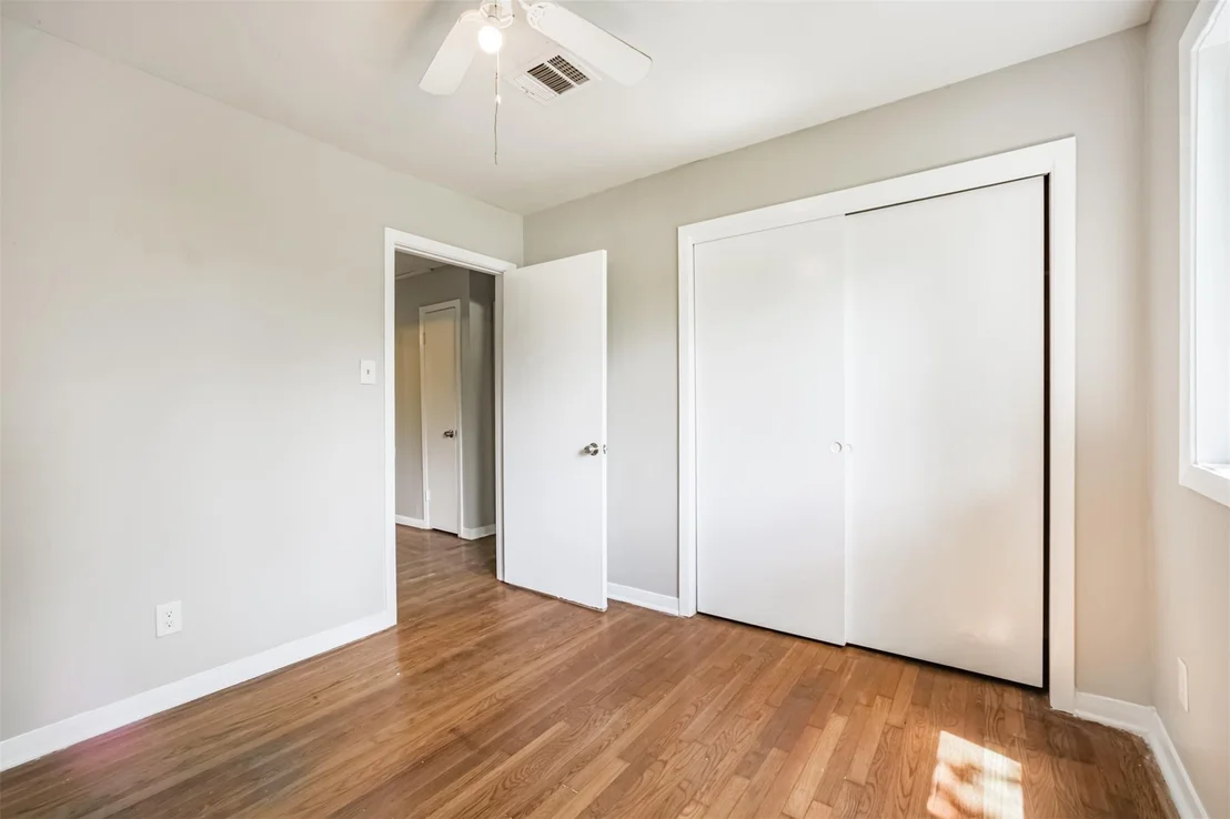 Photo of 1306 Glencrest Drive
