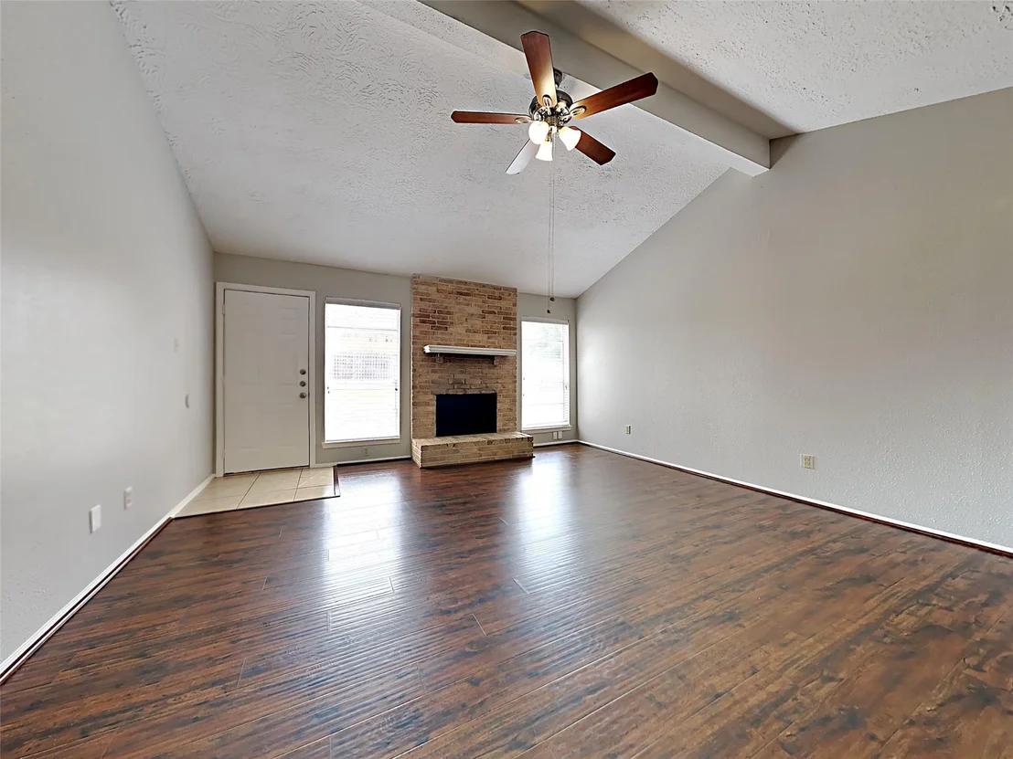 Photo of 216 Maple Leaf Drive