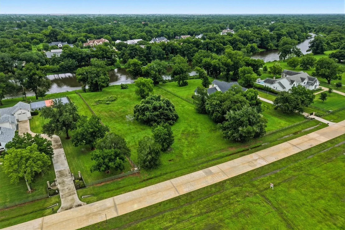 Photo of 30803 Riverlake Road