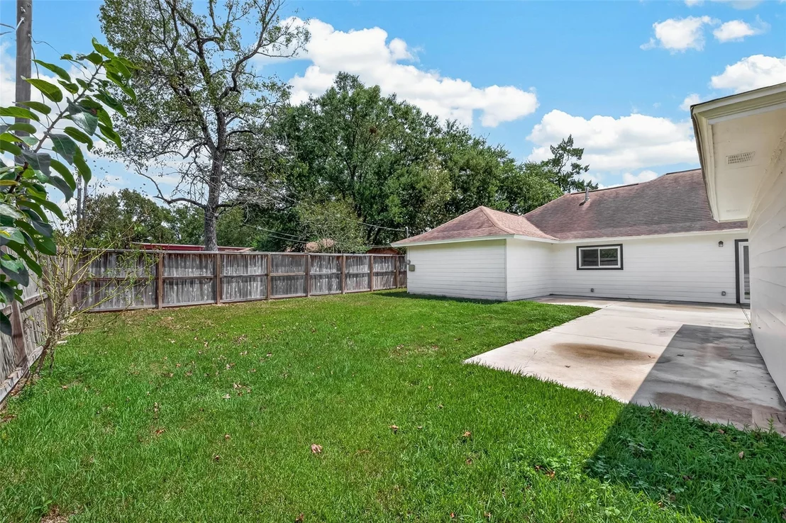 Photo of 3518 Shore Shadows Drive