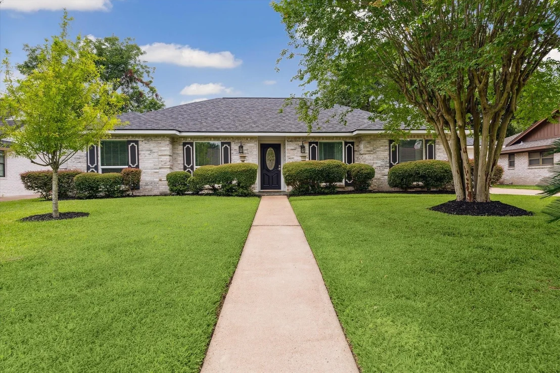 Photo of 2523 Moss Hill Drive