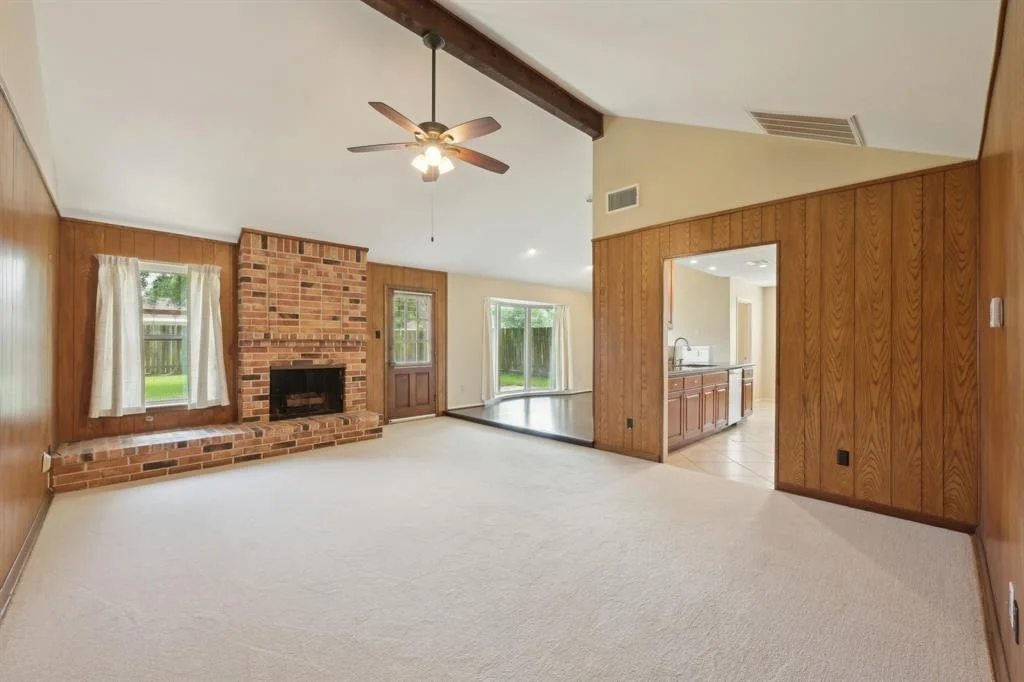 Photo of 8915 Roos Road