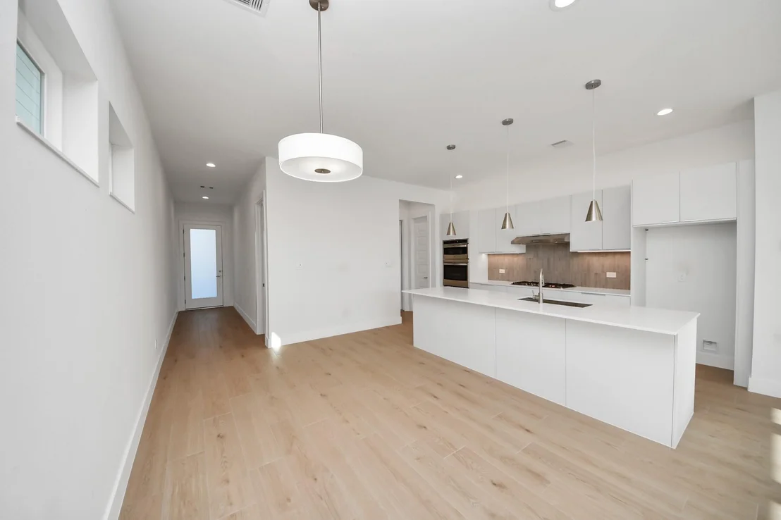Photo of 2106 Diagonal Lane