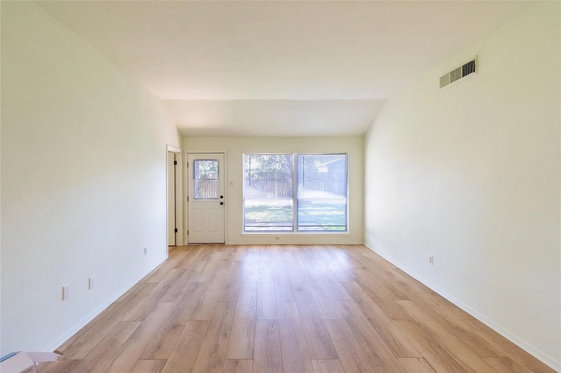 Photo of 462 Capehill Drive