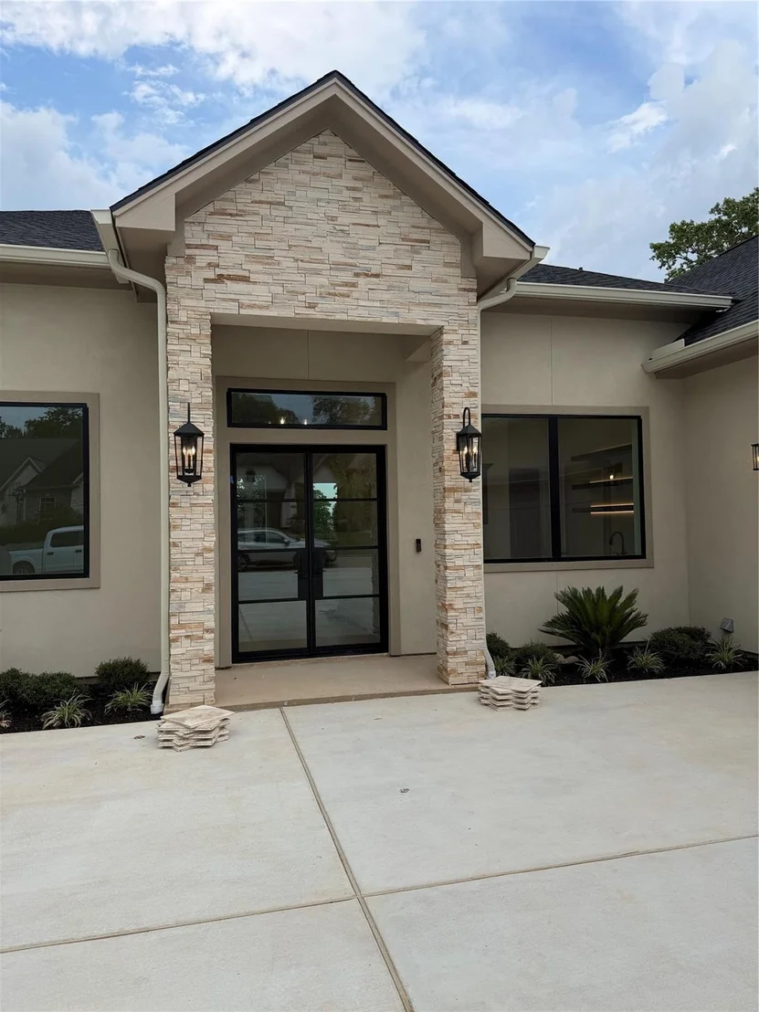 Photo of 61 Edgewood Dr