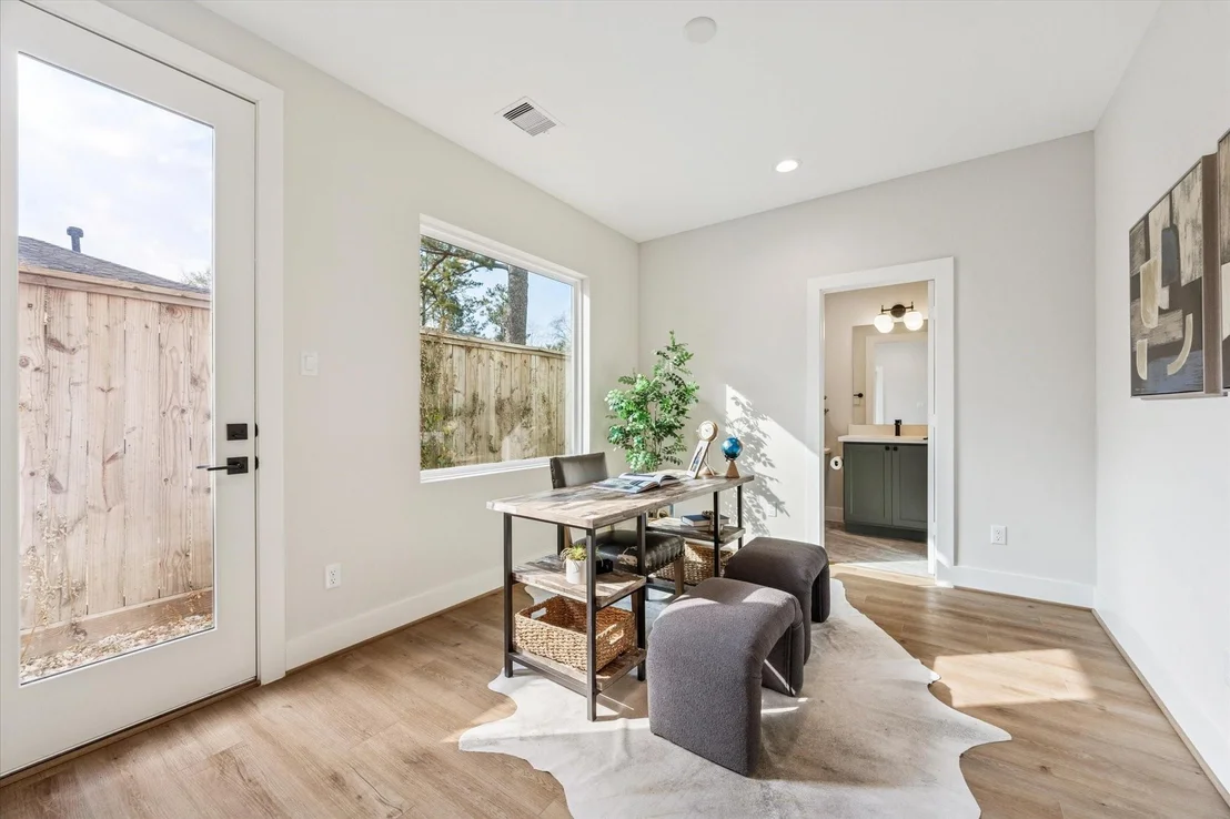 Photo of 526 Janisch Road