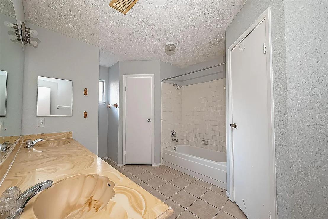 Photo of 7035 Foxfield Lane