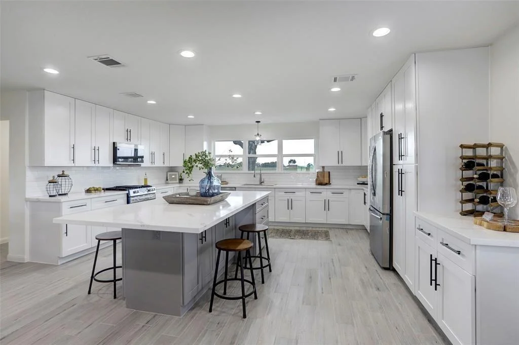 Photo of 2129 Lezak Road