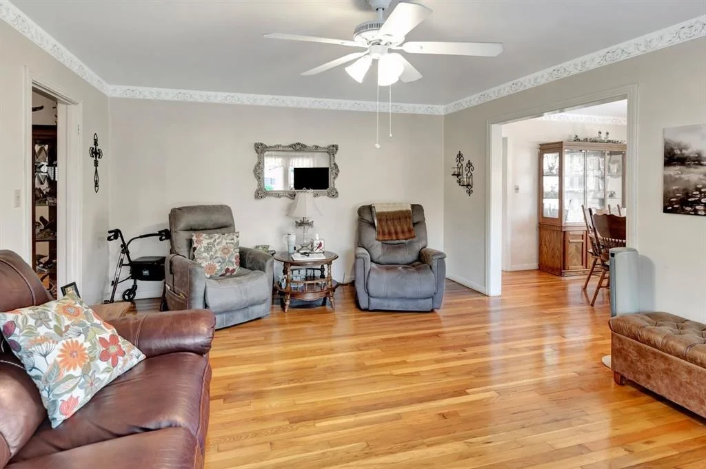 Photo of 820 Meadow Lane