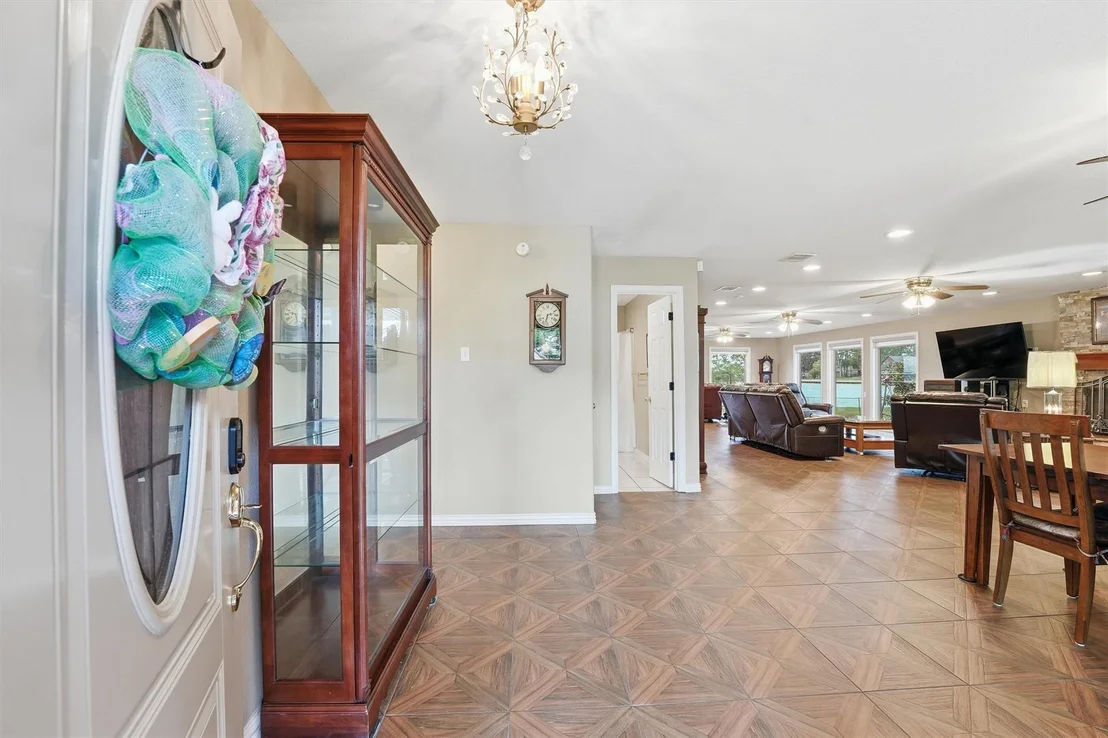 Photo of 18327 Shoreline Drive