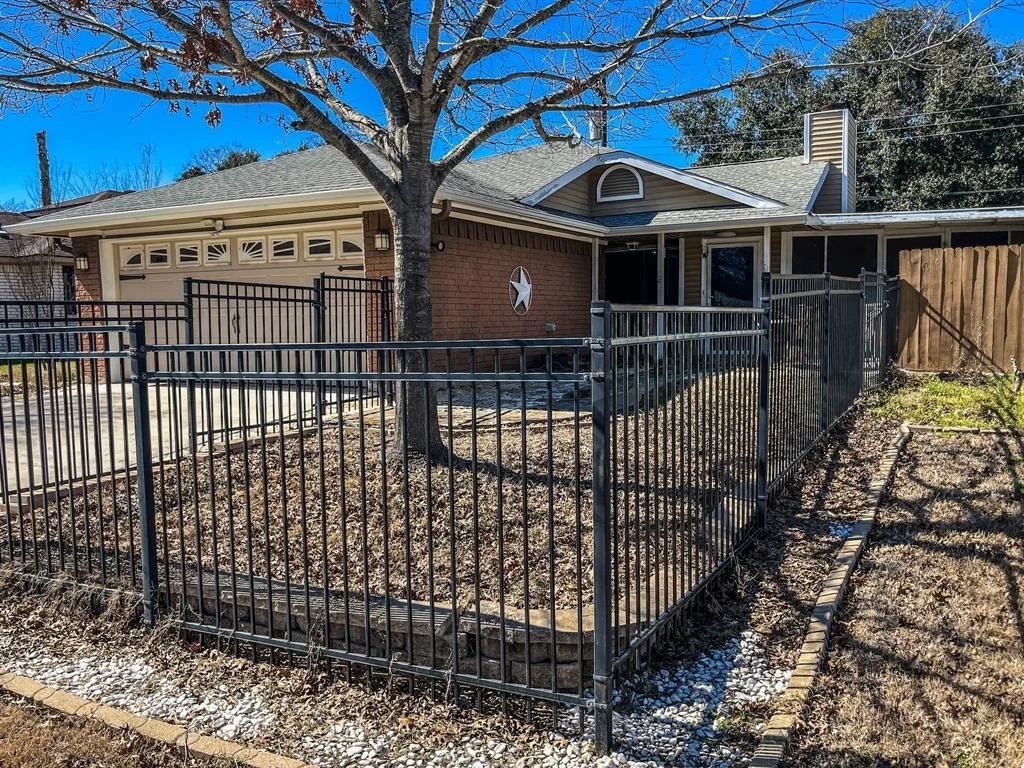 Photo of 2905 Fairchild Drive