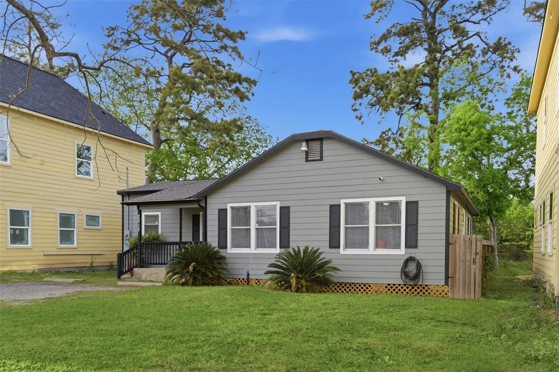 Photo of 2217 Creston Drive