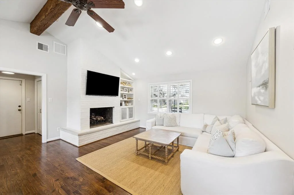 Photo of 8413 Merlin Drive
