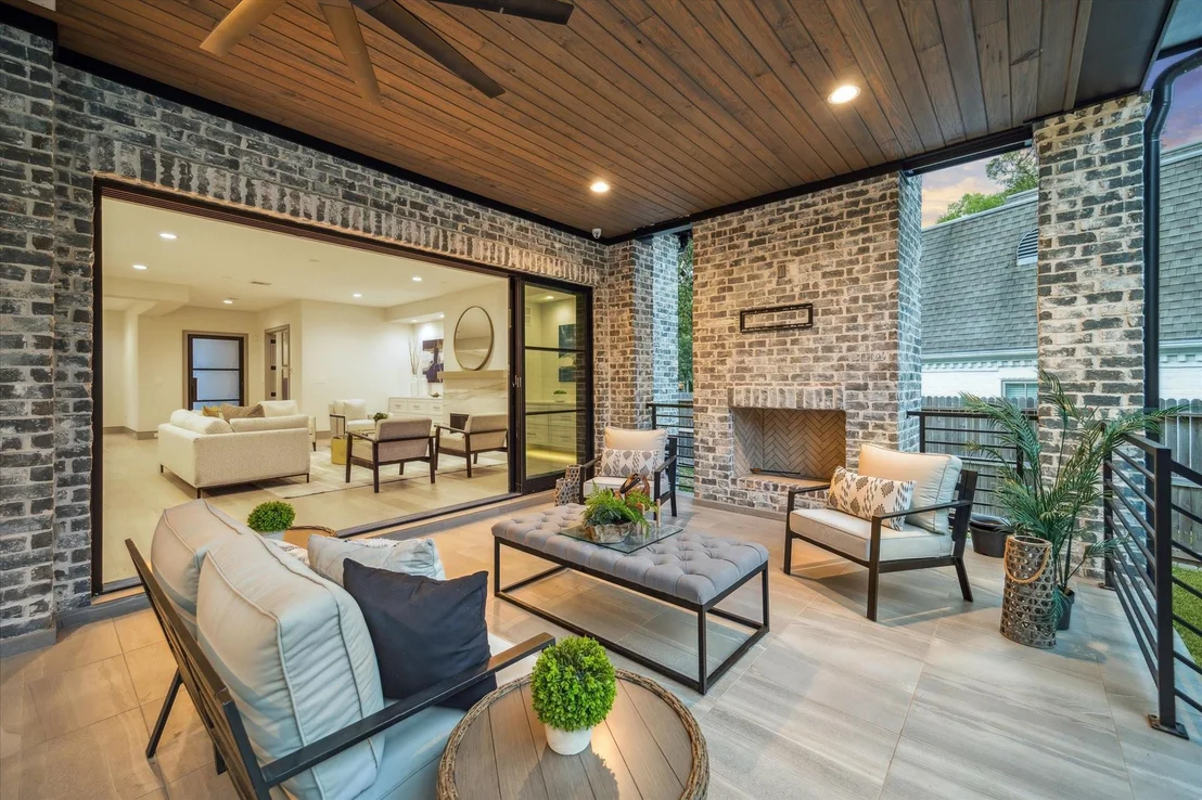 Photo of 526 Stoneleigh Drive