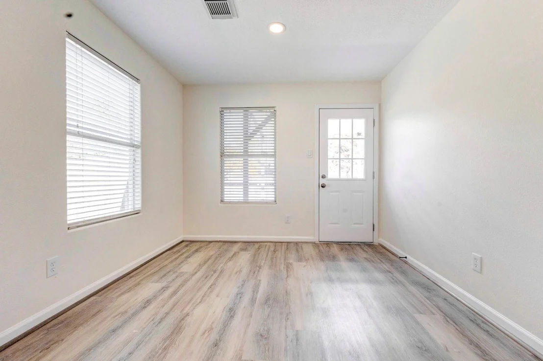 Photo of 714 Silver Cliff Lane