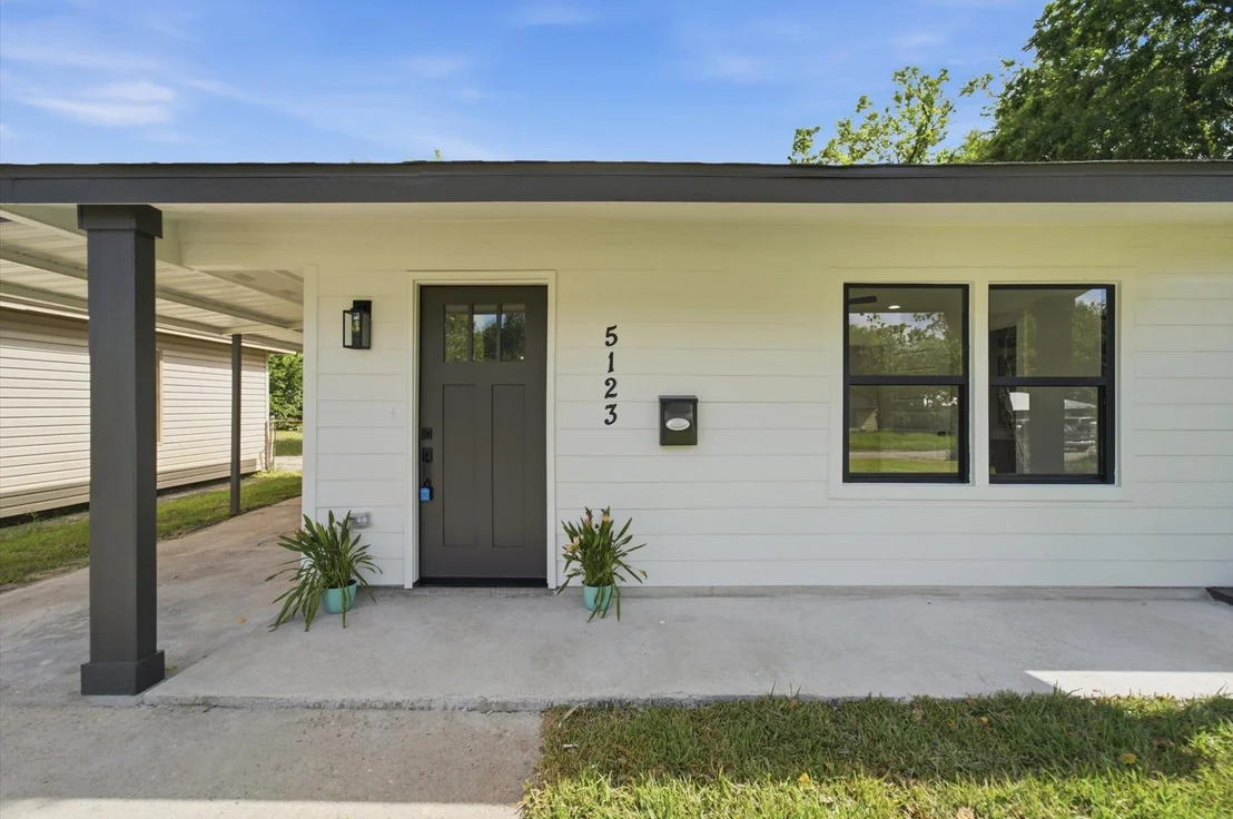 Photo of 5123 Willow Glen Drive
