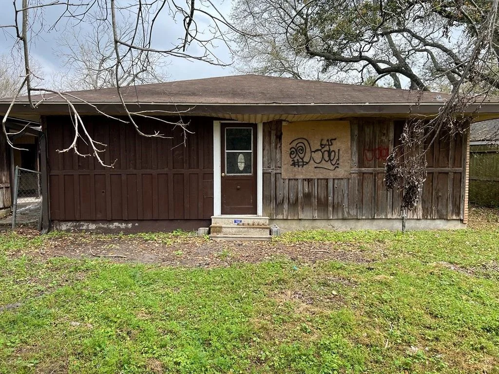 Photo of 1806 Meadowview Drive