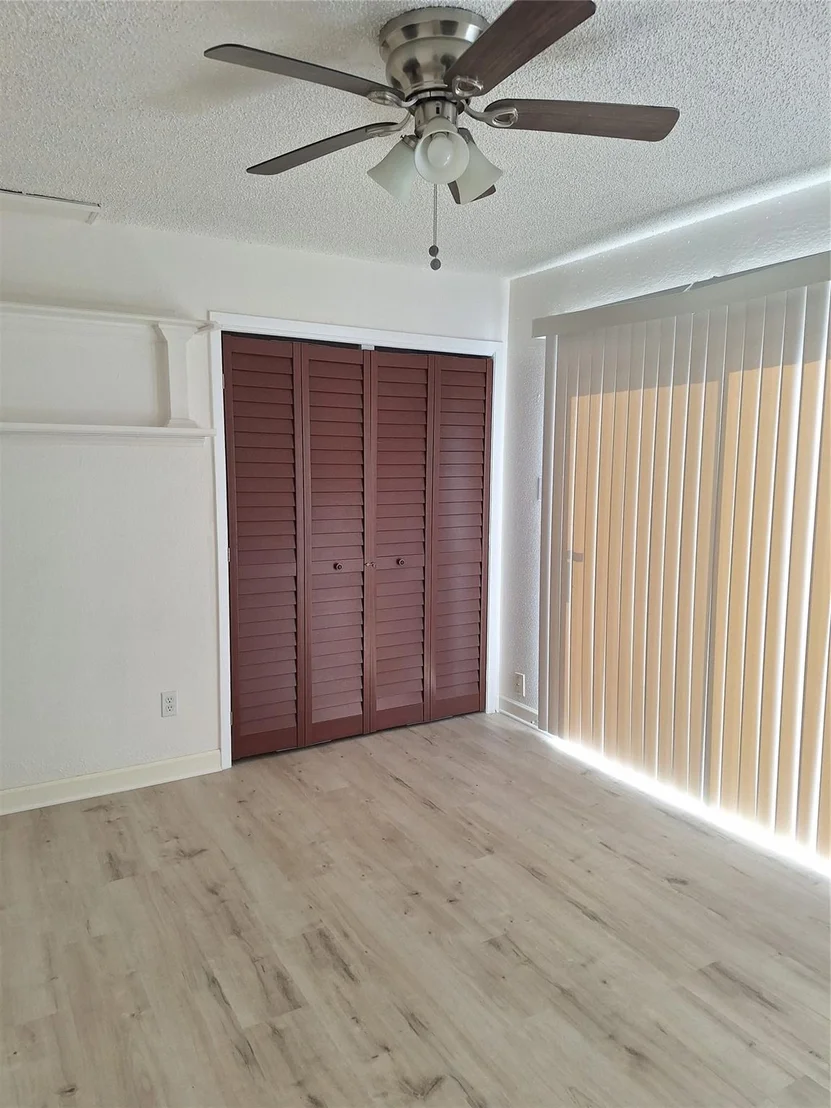Photo of 4030 Knoll Glen Drive