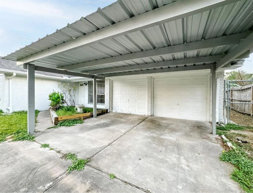 Photo of 6301 Rowan Lane