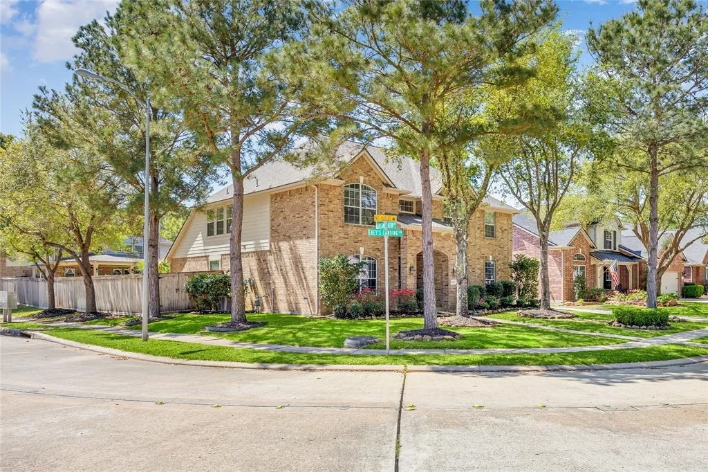 Photo of 17422 Ebeys Landing Ln Lane