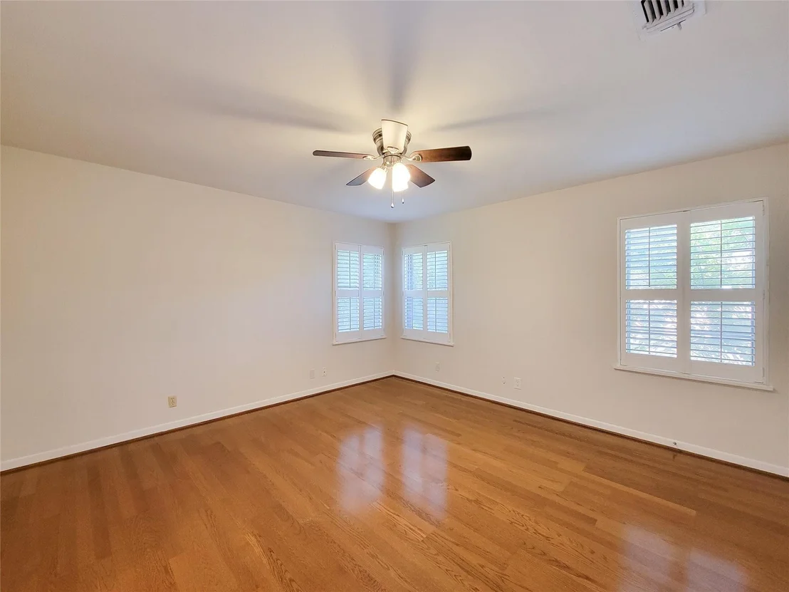 Photo of 4602 Redstart Street