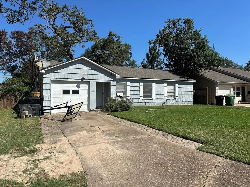 Photo of 1842 Chantilly Lane