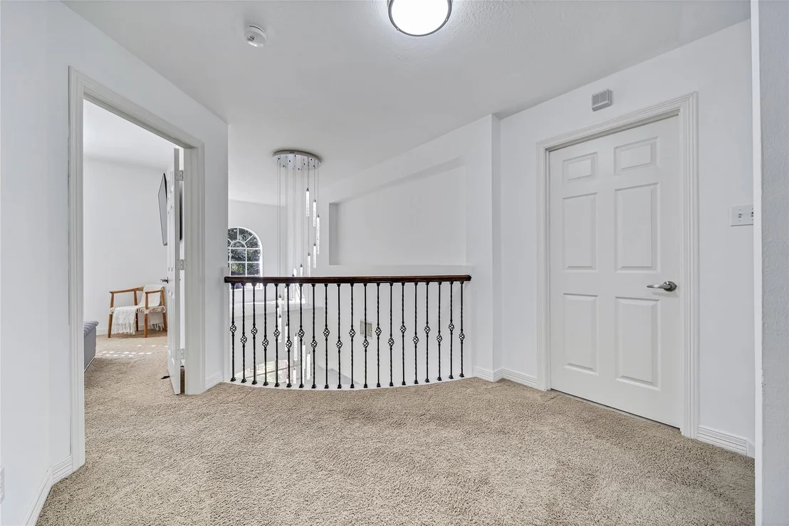 Photo of 15122 Windsdowne Lane