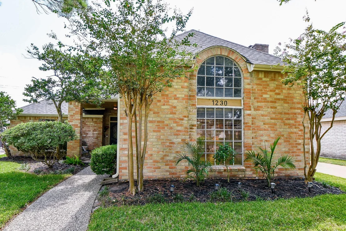 Photo of 1230 Crossfield Drive
