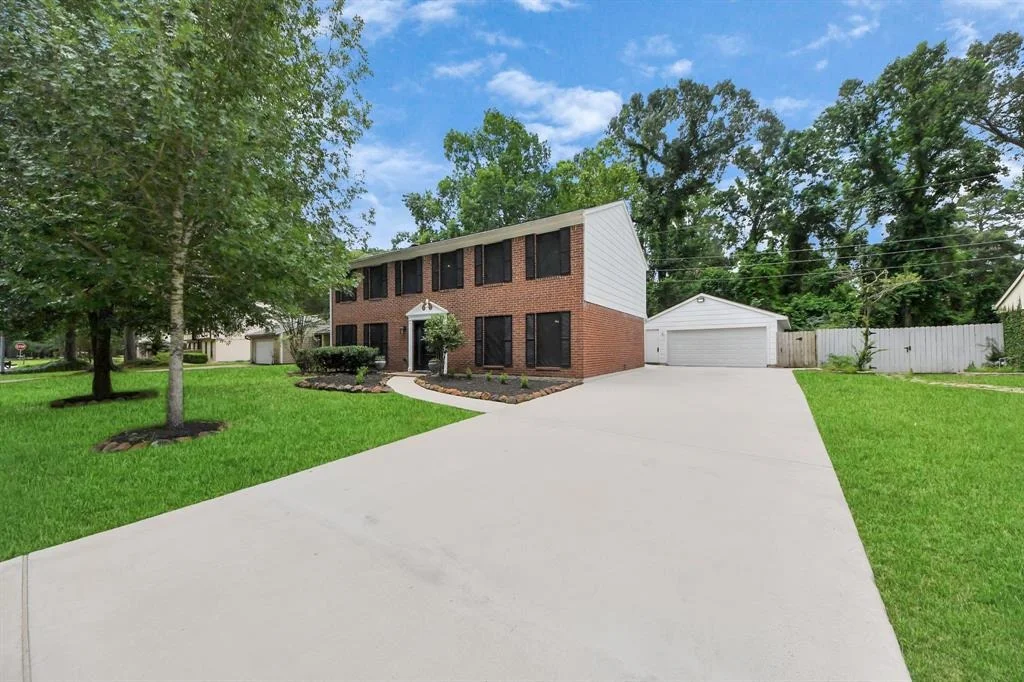 Photo of 2914 Silver Falls Drive