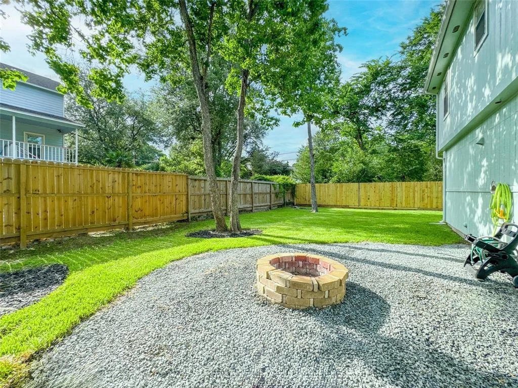 Photo of 2114 Sequoia Street