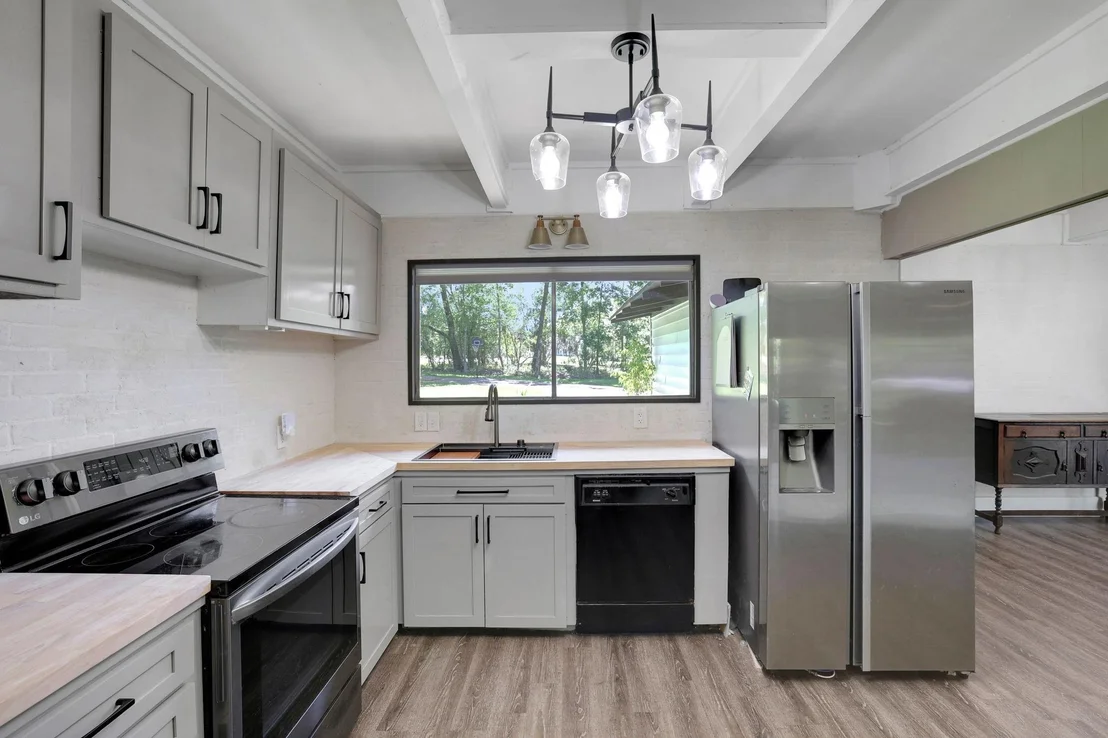 Photo of 141 N Pine Harbour Drive