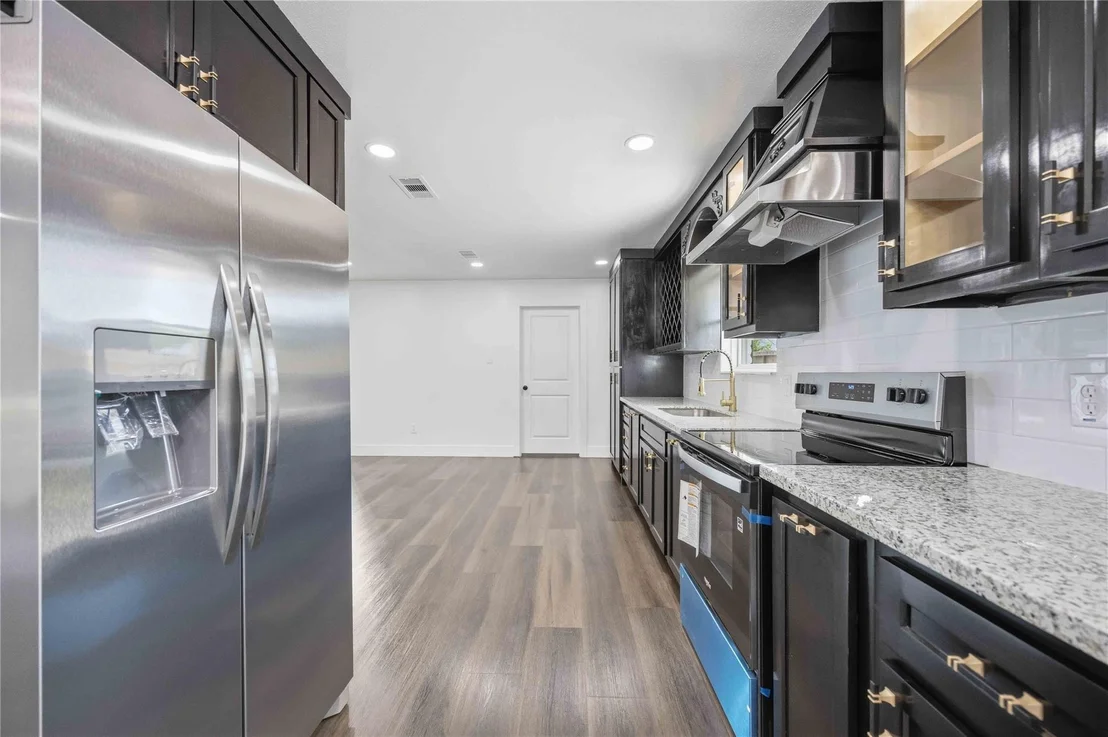 Photo of 5446 Loch Lomond Drive