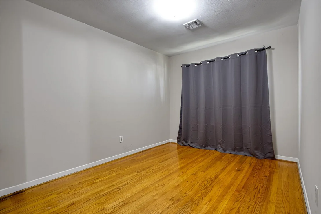 Photo of 1618 Bernie Avenue