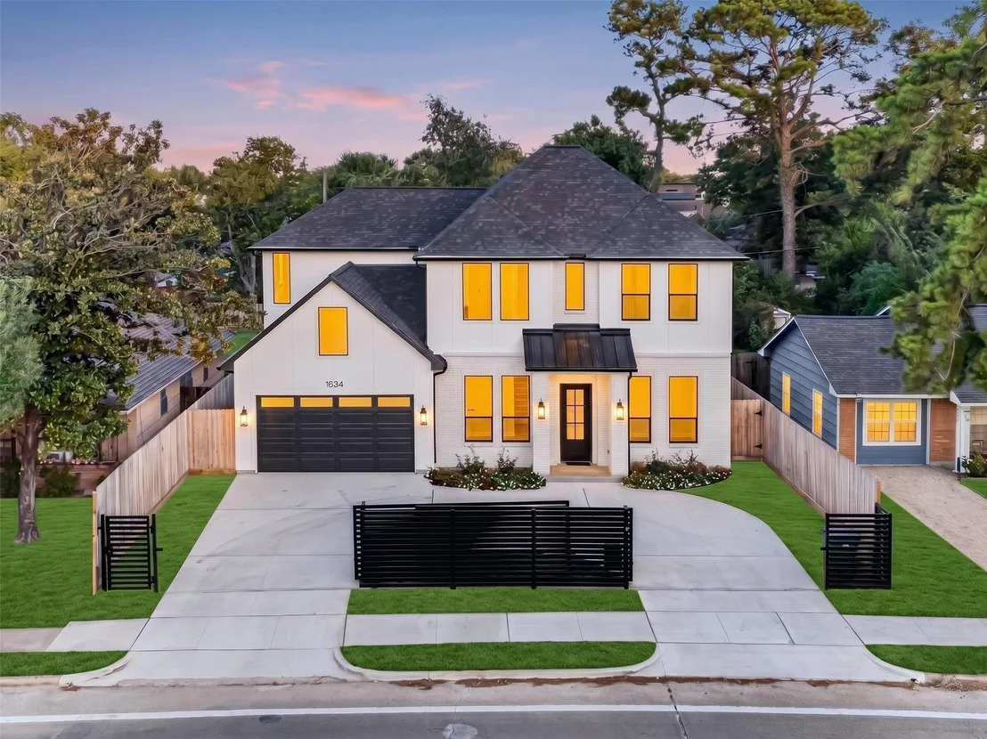 Photo of 1634 Antoine Drive