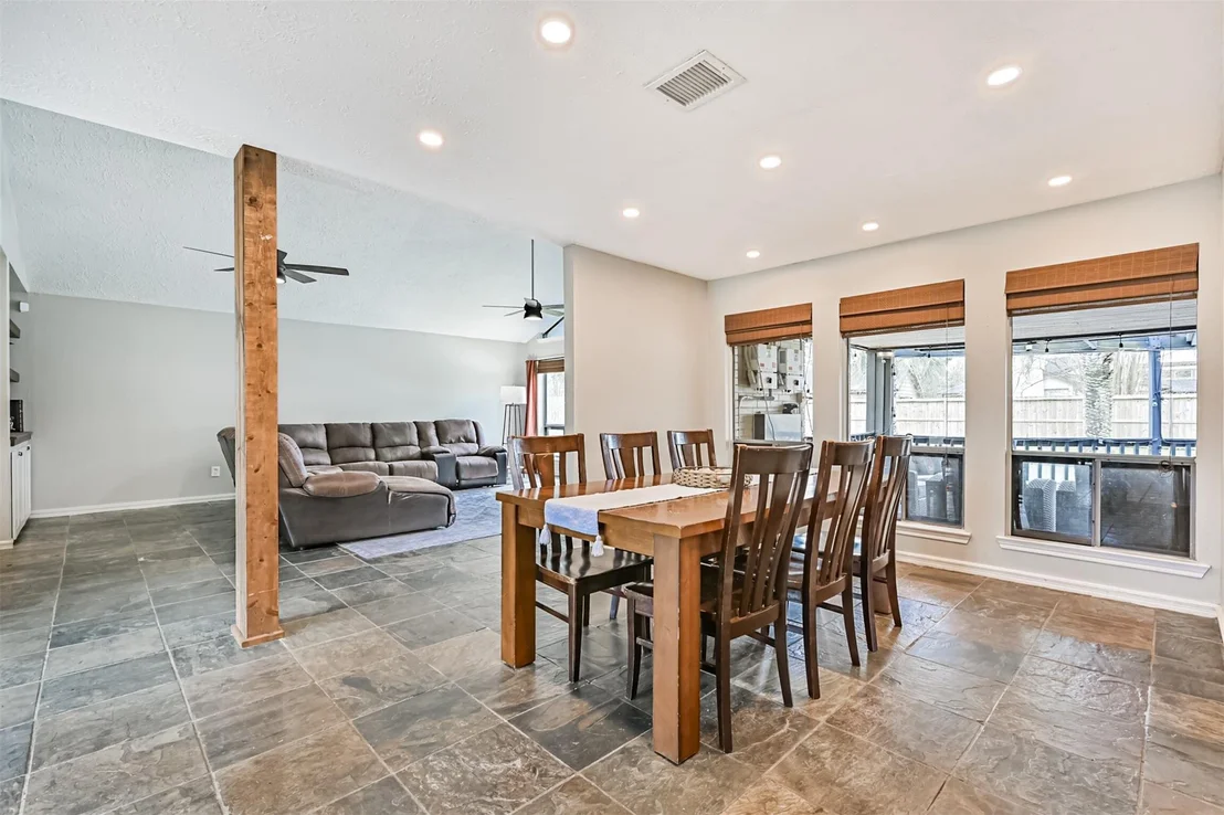 Photo of 910 Evergreen Drive