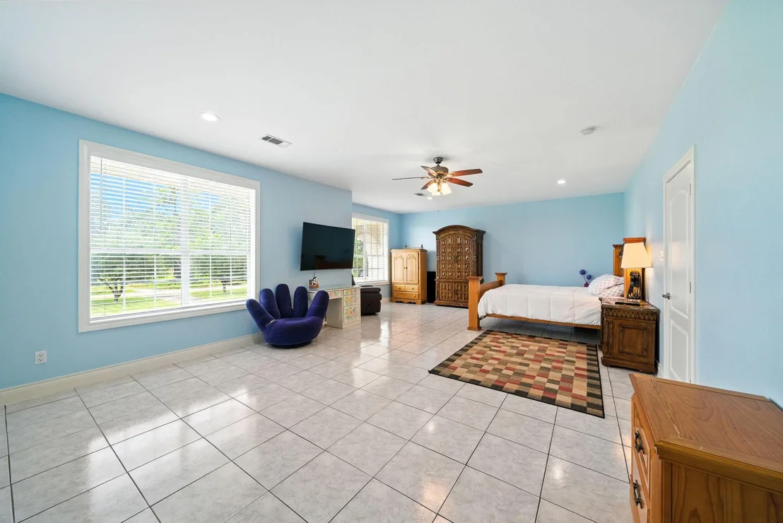 Photo of 15402 Long Road