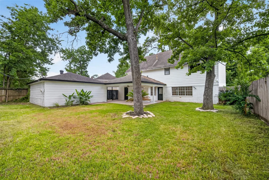 Photo of 1123 Suwanee Lane