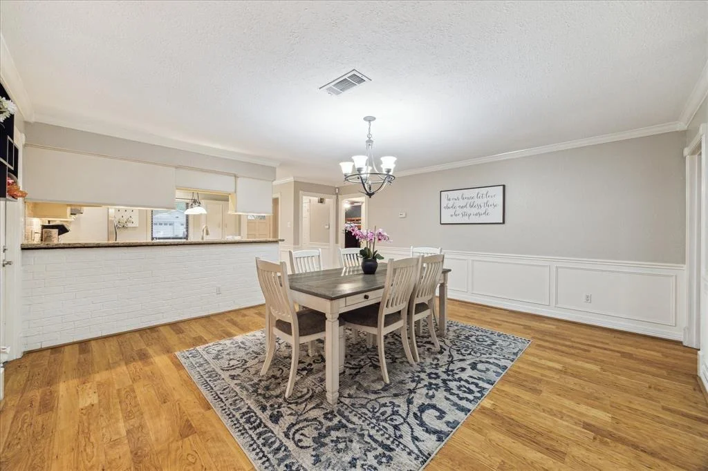 Photo of 5911 Hewitt Drive