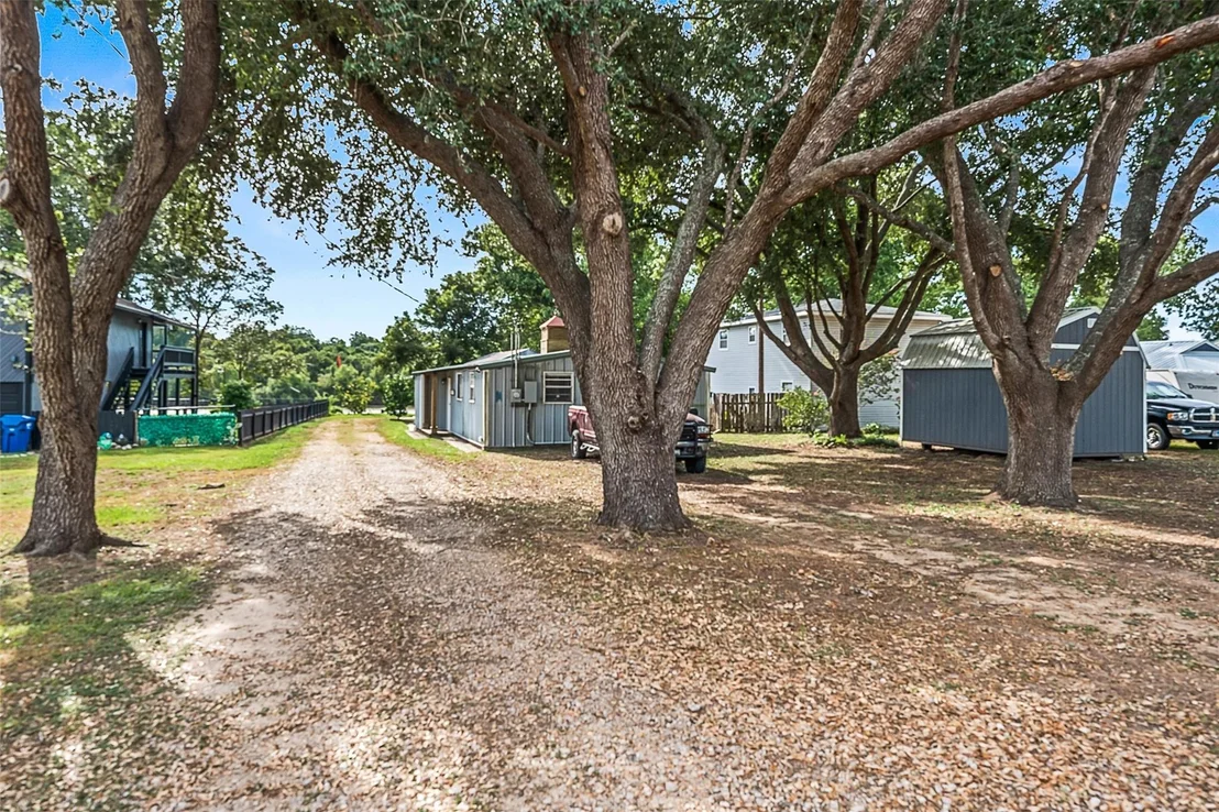 Photo of 1402 County Road 243