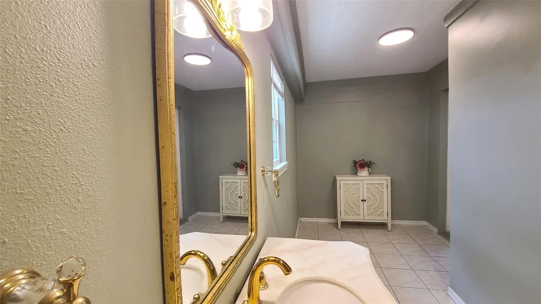 Photo of 902 Ashford Parkway