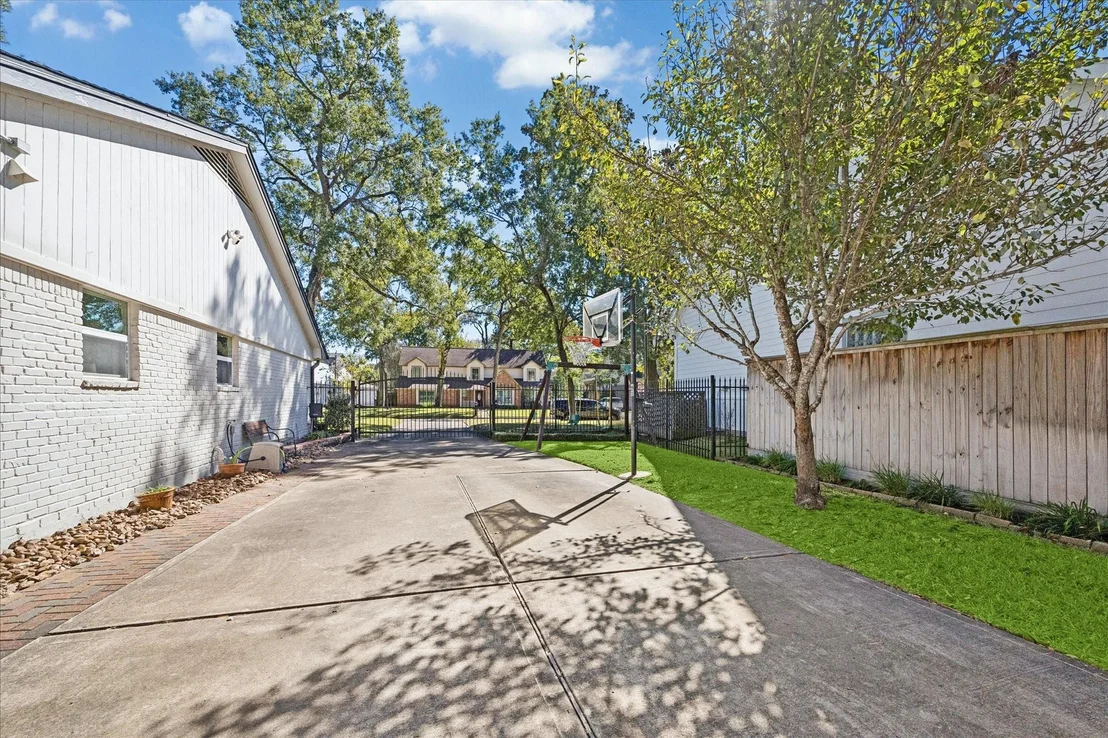Photo of 14114 River Forest Drive