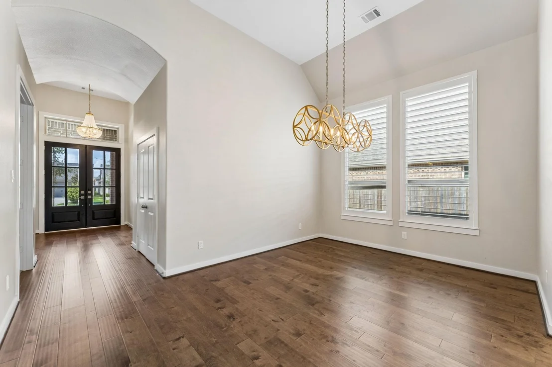 Photo of 30410 Myrtle Oak Drive